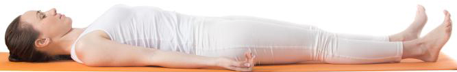 Mujer Relajada Acostada Relajacion Profunda Hipnosis Ropa Blanca